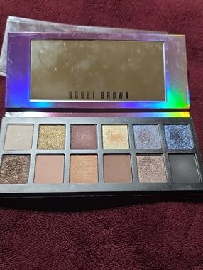 Bobbi Brown Eyeshadow Palette — Warm Neutrals, Golds & Deep Blue Shimmers